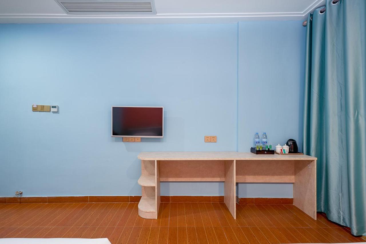 Frida Hotels Guangzhou Baiyun International Airport エクステリア 写真