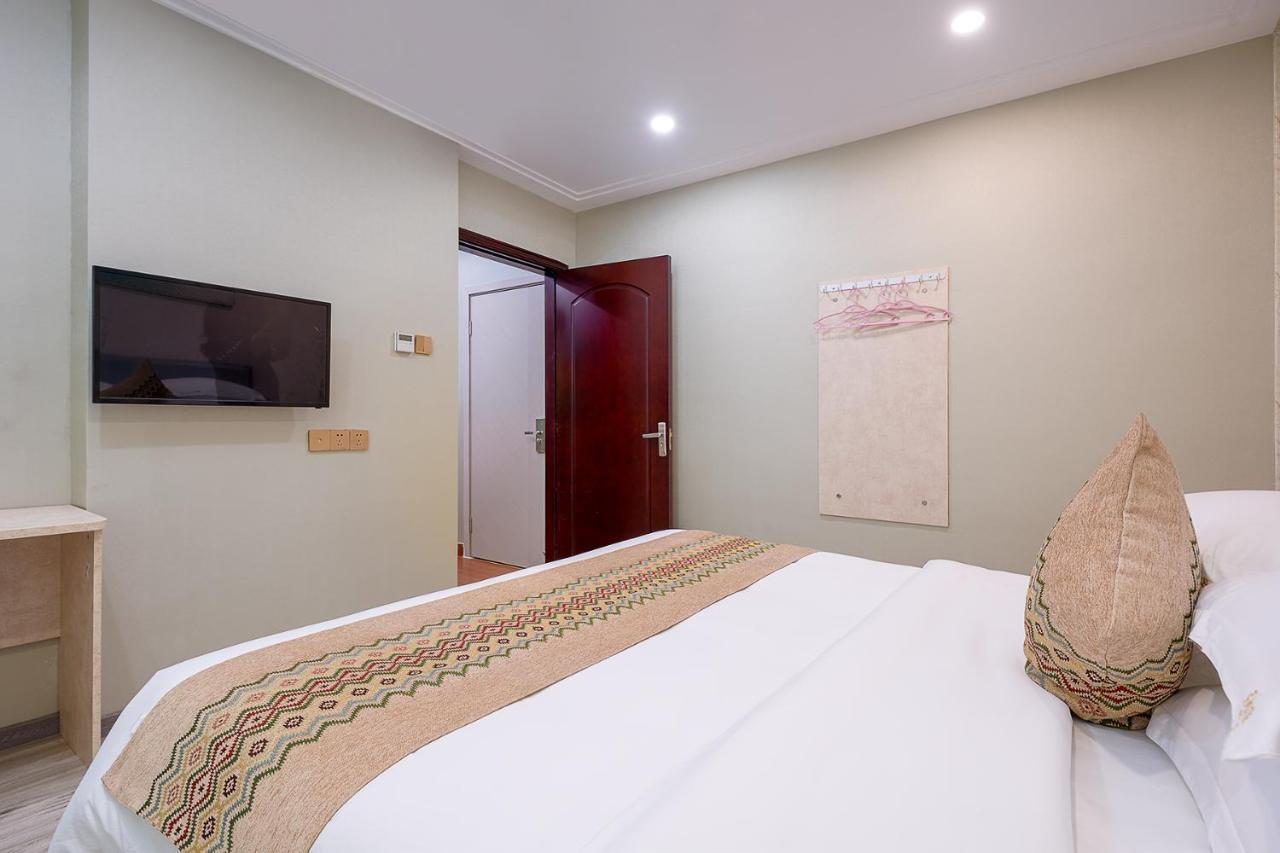 Frida Hotels Guangzhou Baiyun International Airport エクステリア 写真