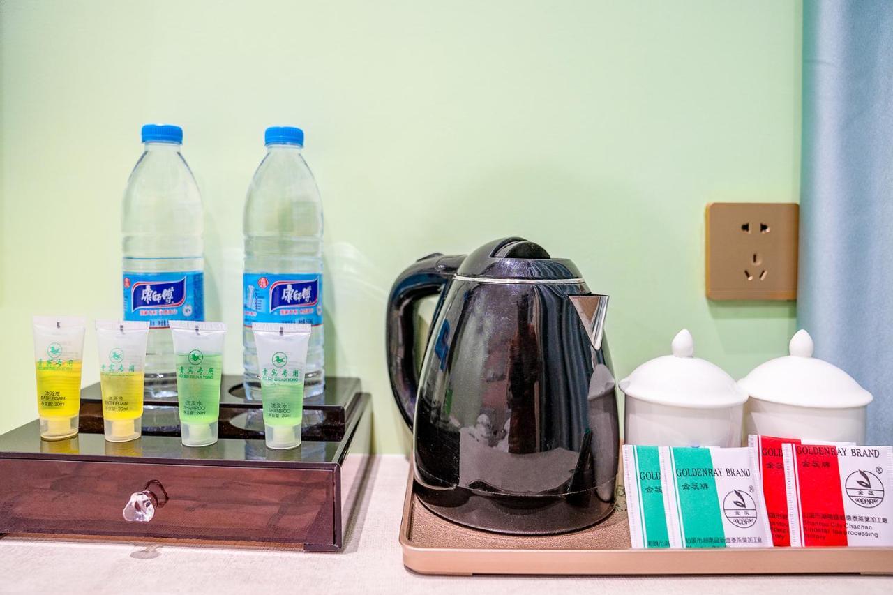 Frida Hotels Guangzhou Baiyun International Airport エクステリア 写真