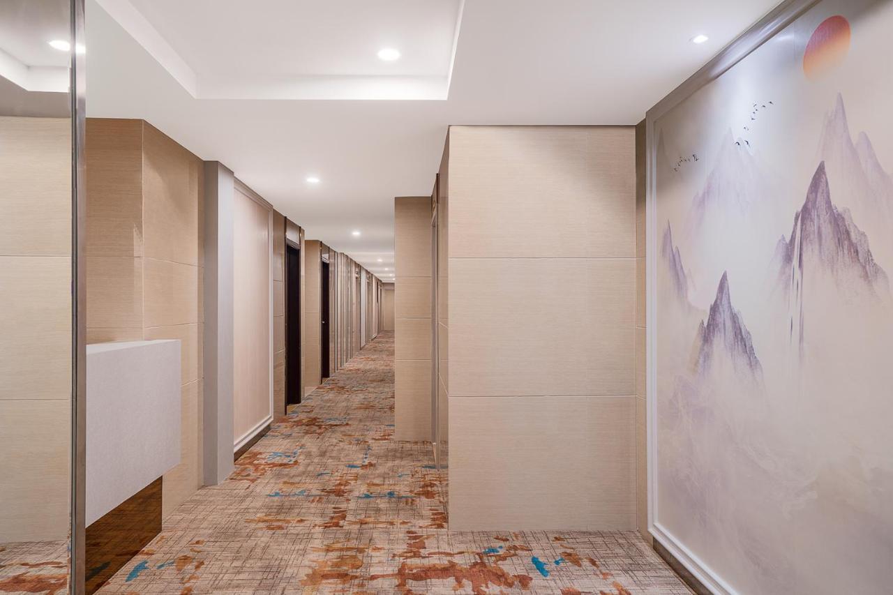 Frida Hotels Guangzhou Baiyun International Airport エクステリア 写真